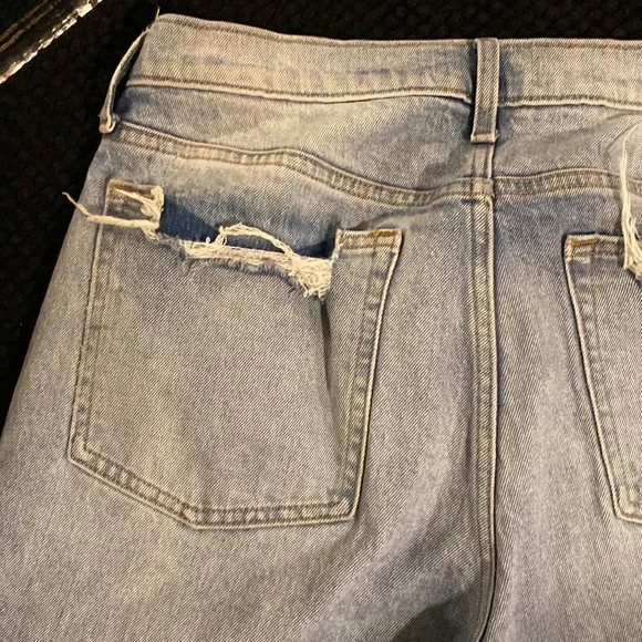 Abercrombie & Fitch Mid Rise Boyfriend Jeans - Picture 9 of 9